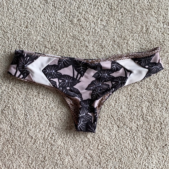 NWOT ACACIA Swimwear - Back Elephant Mentawai Bikini Bottom - Large - Picture 2 of 9